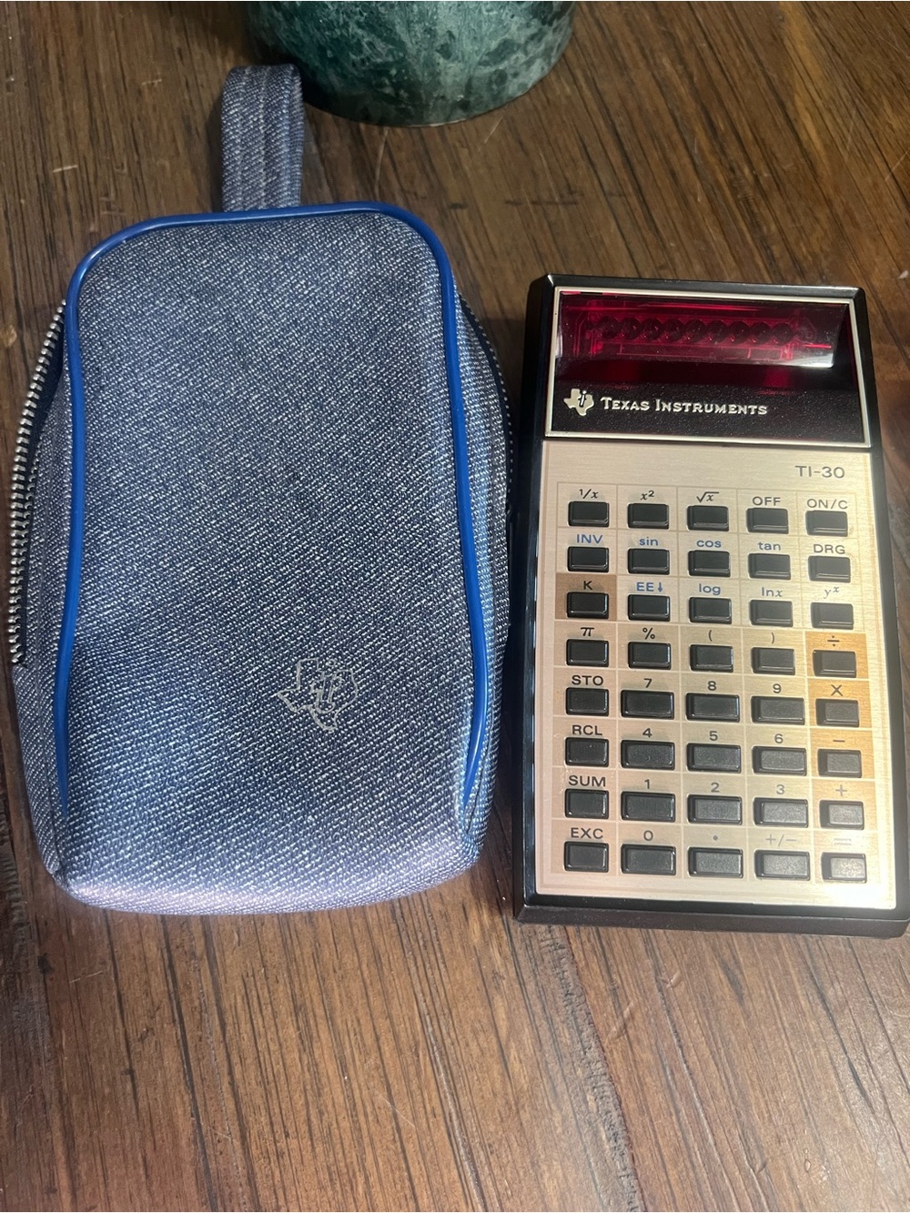 Texas Instruments TI-30 Scientific Handheld Calculator LCD Battery w/ Case